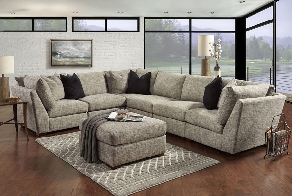 Hướng dẫn lựa chọn màu đệm ghế và rèm cửa phù hợp với ghế sofa màu xám